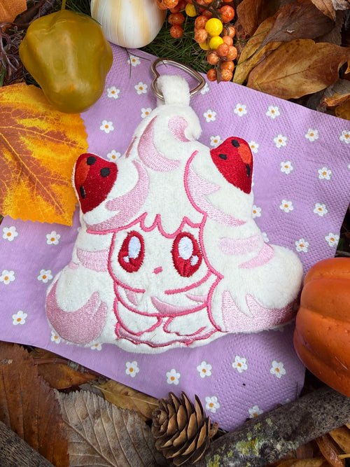 Alcremie Pokemon handmade breloczek